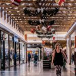 shopping mall, woman, shopping-522619.jpg