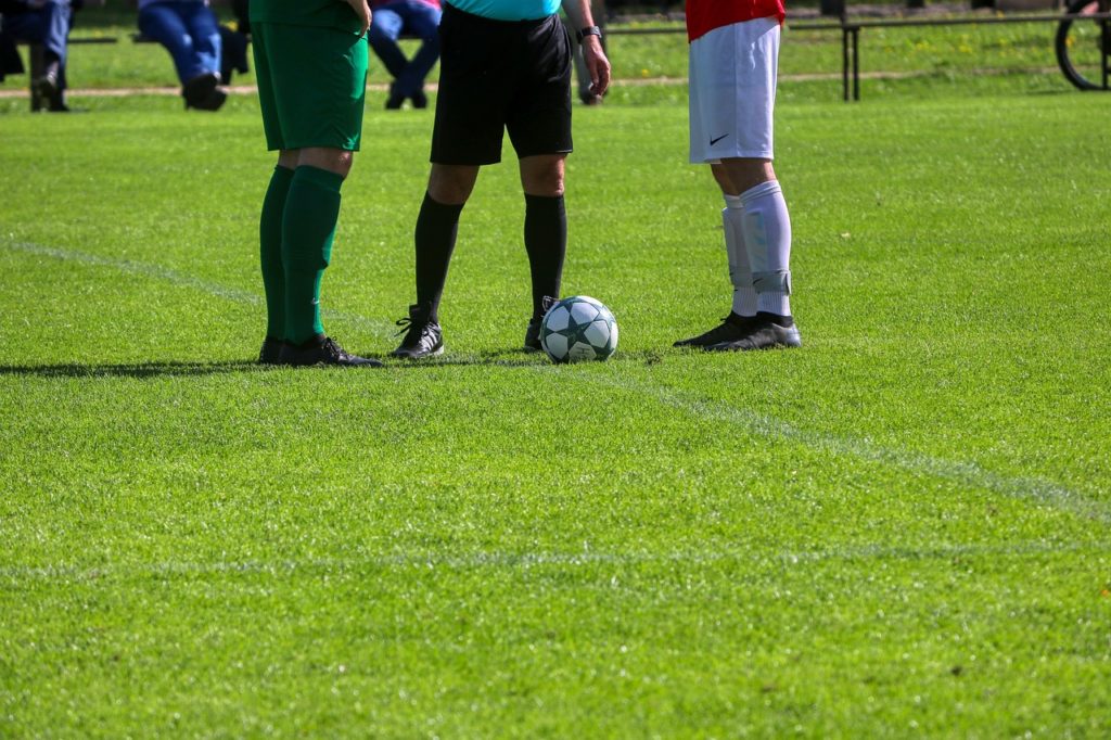 kick off, referee, ball-4834845.jpg
